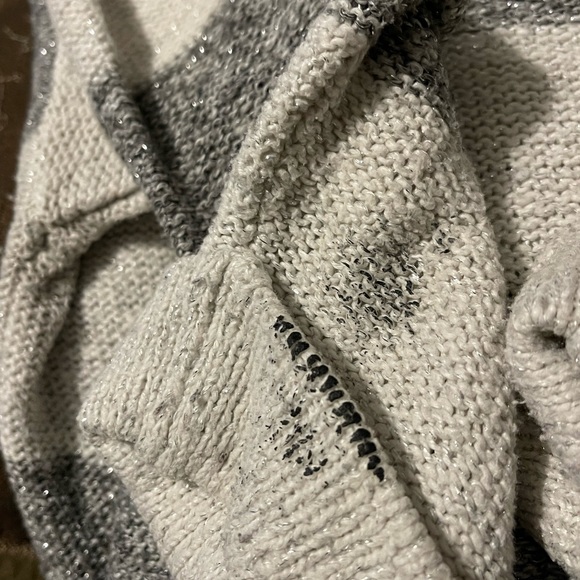 Jordache 3/4 Sleeve Sweater - Picture 6 of 9